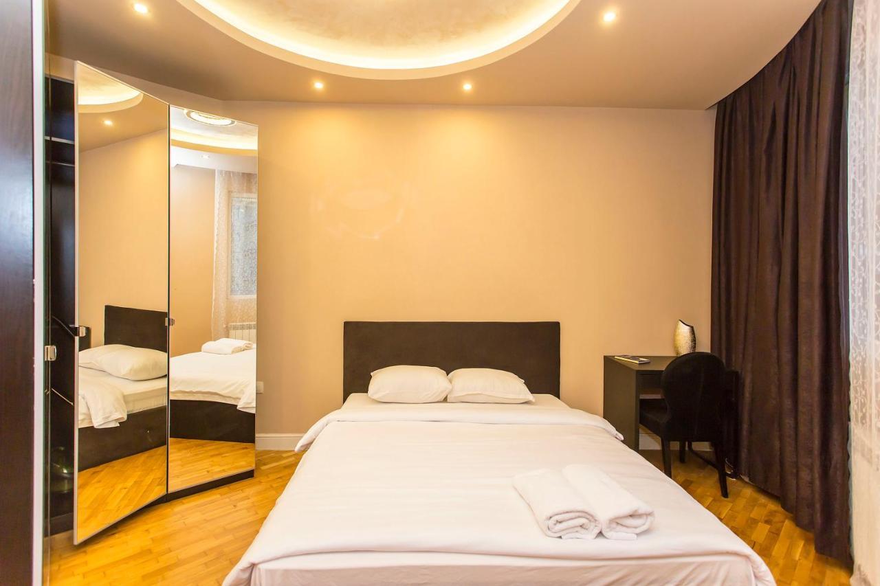 סופיה Elegant 2Bdr Apartment With A Balcony מראה חיצוני תמונה